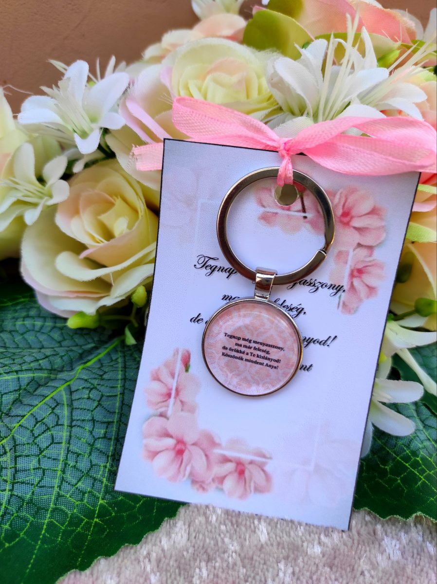 Szülőköszöntő kulcstartó örömanya